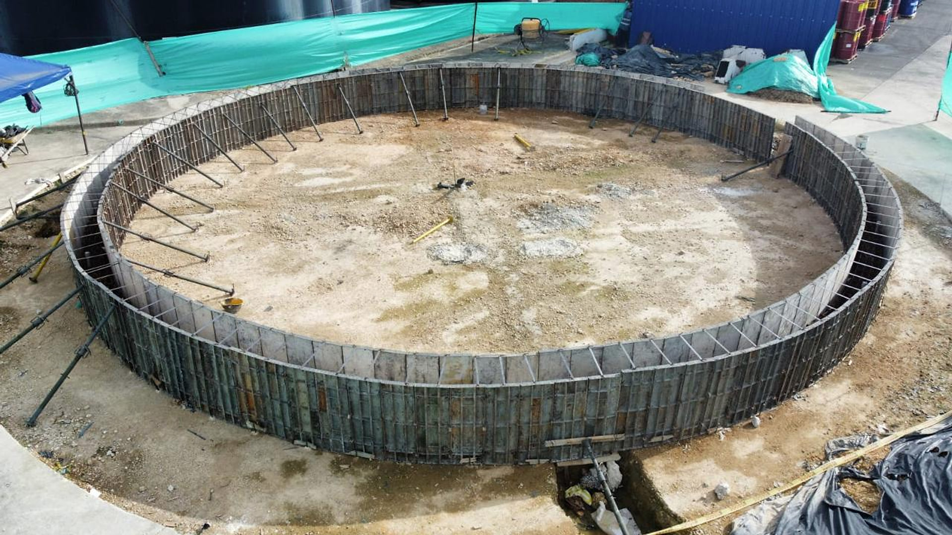 Obra civil para tanque industrial