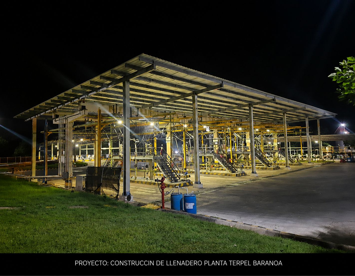 Estructura metálica de cubierta para planta industrial